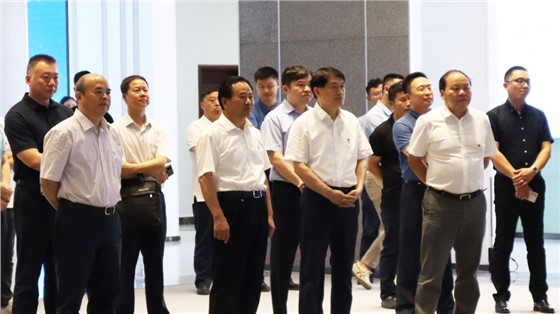長沙市委常委、市委組織部部長張宏益一行調(diào)研國家網(wǎng)絡(luò)安全產(chǎn)業(yè)園區(qū)（長沙），并參觀我司布展的園區(qū)展示推廣中心項(xiàng)目